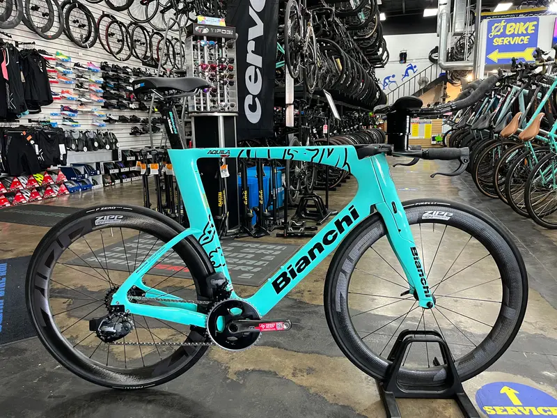 Bianchi Aquila Cv Sram Force D1 Etap Axs 12 Speed - Zipp 404 Firecrest Wheels - Celeste 1