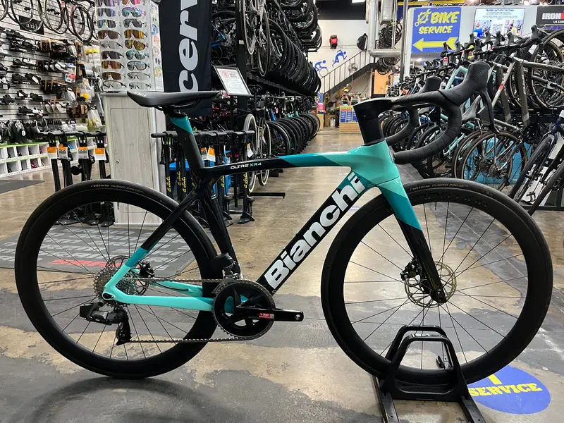 Bianchi Oltre Xr4 Disc Sram Rival W/Hollowgram Wheels 1