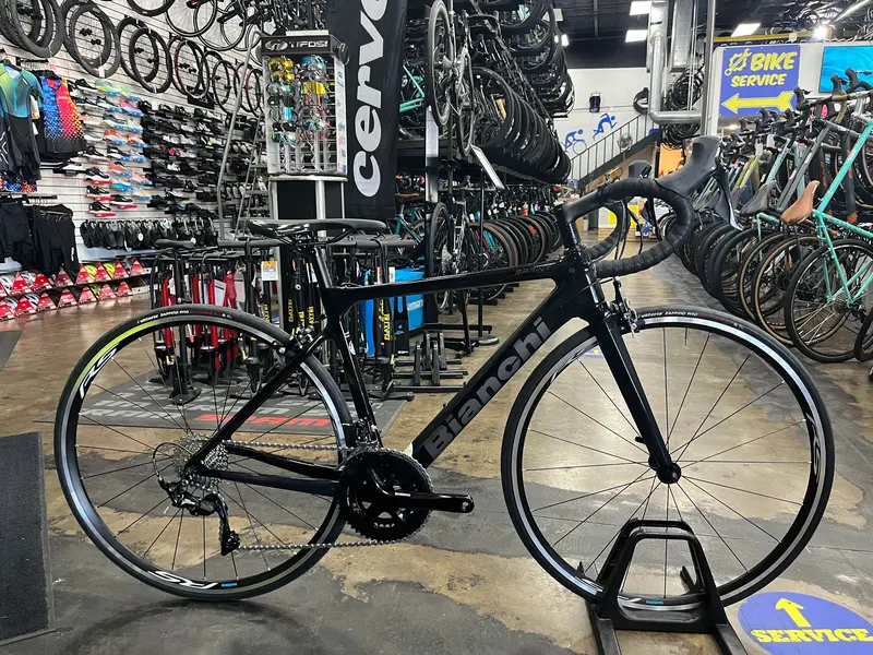 Bianchi Sprint 105 11 Speed - Black/Graphite 1