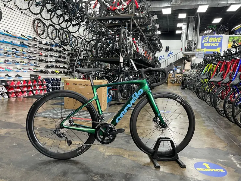 Cervelo Caledonia-5 Disc Ultegra Di2 11 Speed With Zipp 303S 1