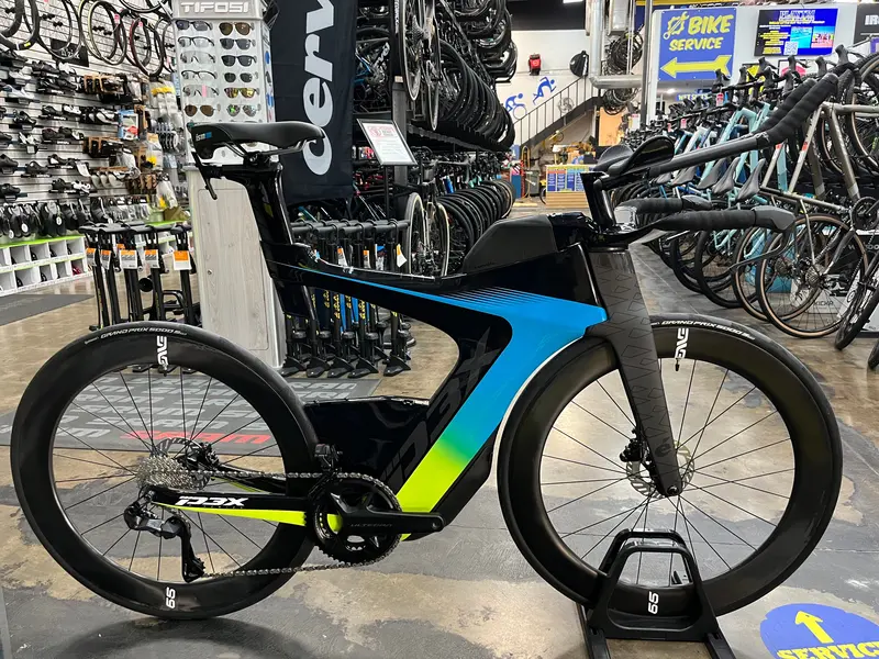 Cervelo P3x Shimano Ultegra Di2 12 Speed - Enve Foundation 65 Wheels - Rivera/Fluoro/Black 1