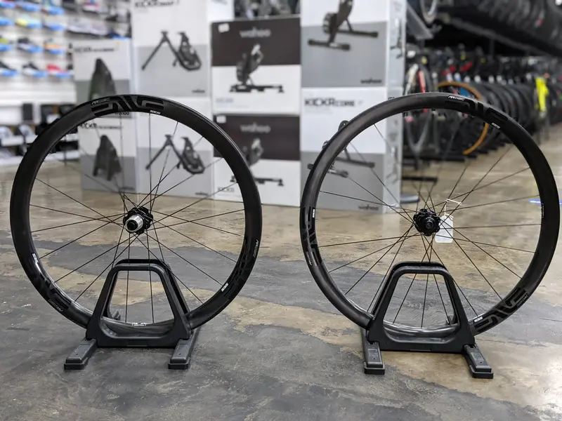 Enve Ses 3.4Ar Disc Enve Alloy Hub Wheelset 1