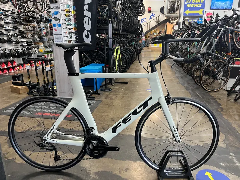 Felt B Performance Shimano 105 12-Speed - White Fog 1