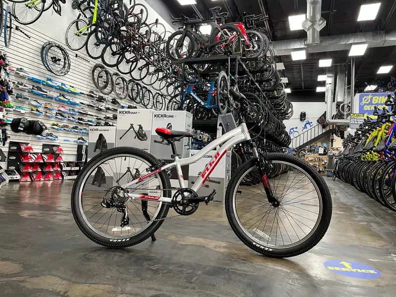 Fuji Dynamite 24" Sport Shimano Tourney 1