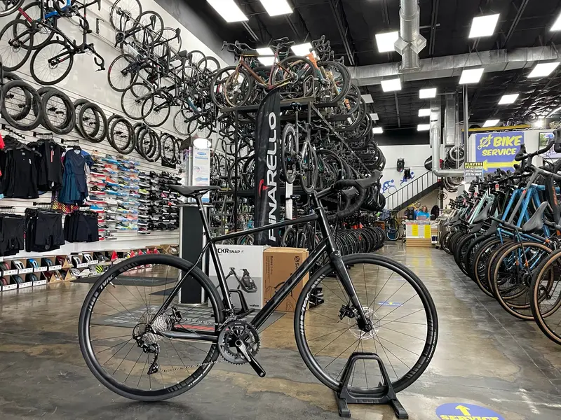 Fuji Sportif 1.1 Disc Shimano 105 11-Speed - Pearl Black 1