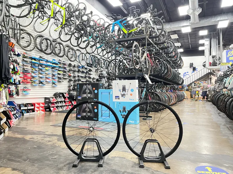 Hunt 34 Aero Wide Disc Wheelset 1