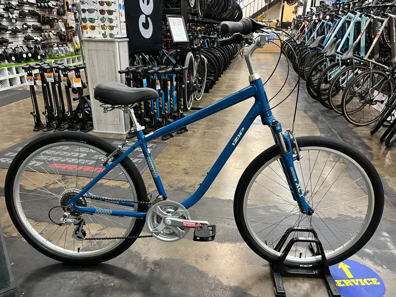 Izip Zest Shimano Altus 7 Speed - Blue Used 1