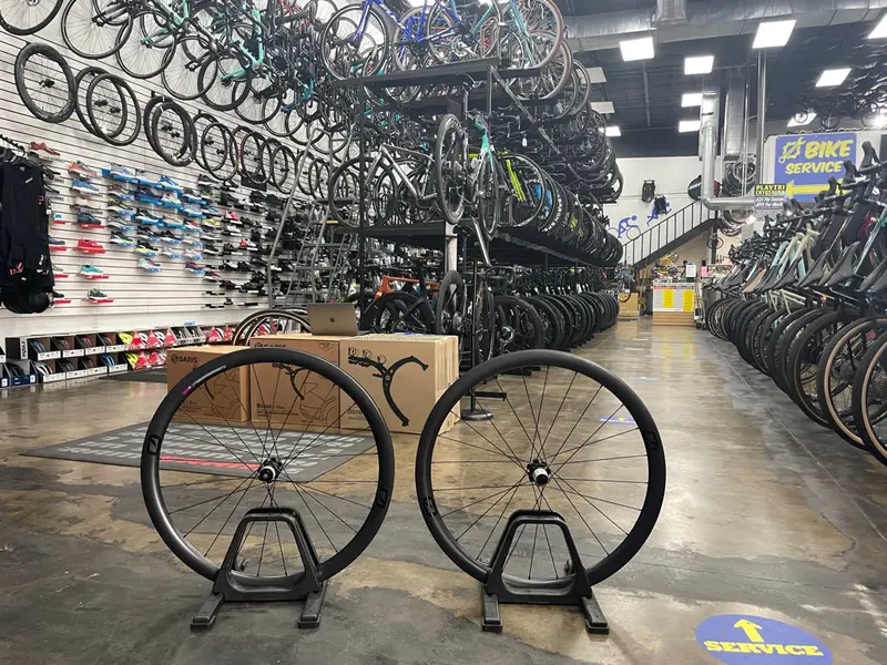 Most Ultrafast 40- Carbon Wheelset 1