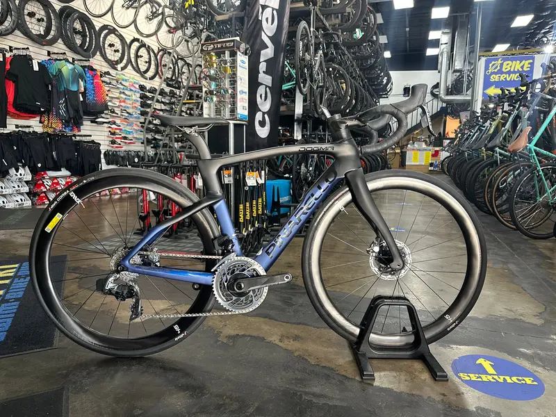 Pinarello Dogma F Disc Sram Red Etap Axs - Enve Foundation 45 1