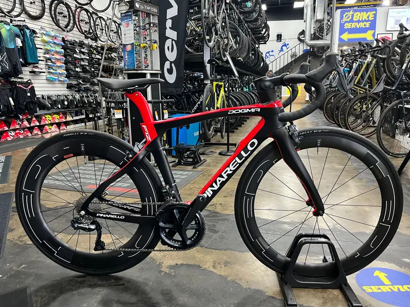 Pinarello Dogma F12 Rim Shimano Ultegra Di2 11 Speed W/Hed Jet 6/9 Wheels - 2021 1