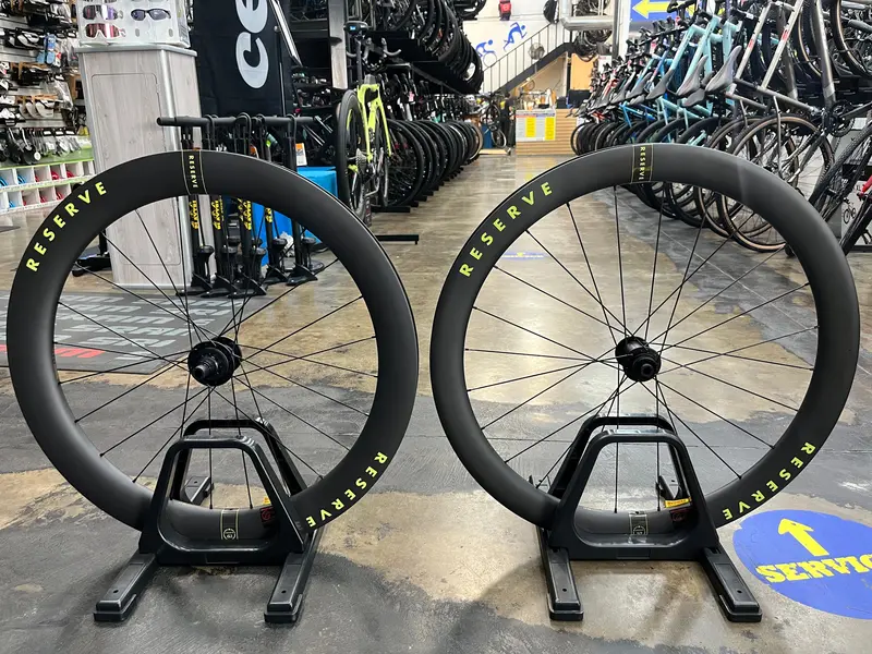 Reserve 52/63 Aero Disc Tubeless Carbon Wheelset - Paris Green 1