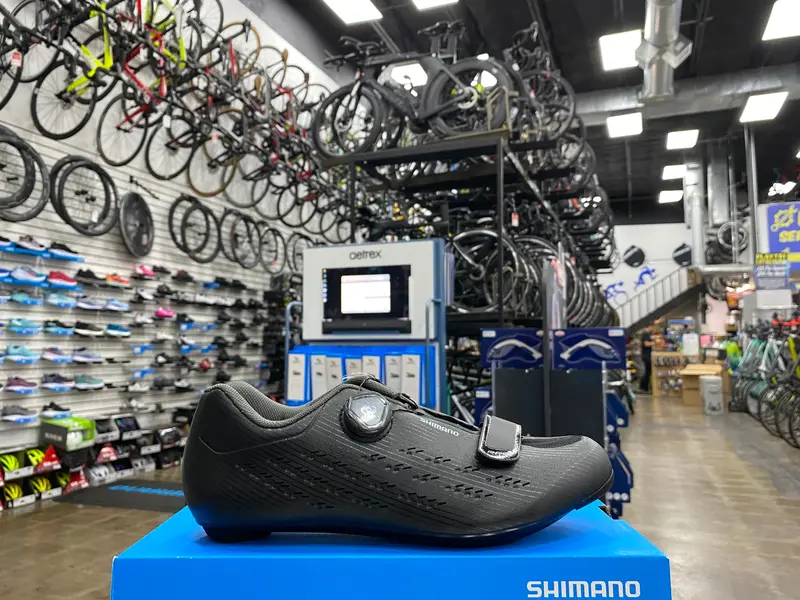 Shimano Men's Rp5 Cycling Shoes - Black 1