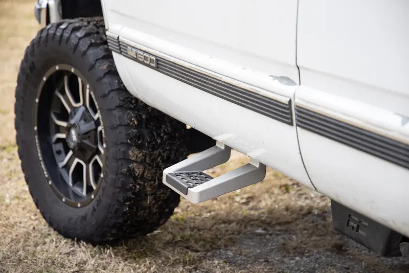 Single Hoop Step | Universal | Alum | Pair | Multiple Makes & Models (Chevy/Ford/Gmc/Ram) 1