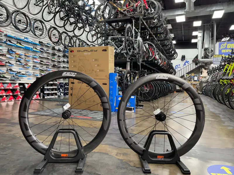 Zipp 404 Firecrest Disc Carbon Tubeless Wheelset 2
