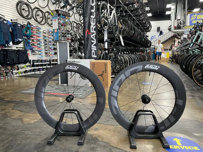 Zipp 808 Firecrest Carbon Tubeless Disc Wheelset 1